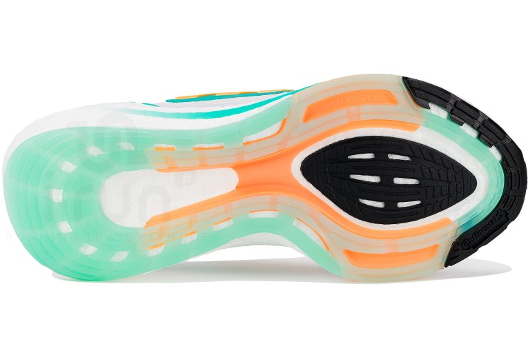 adidas UltraBOOST 22