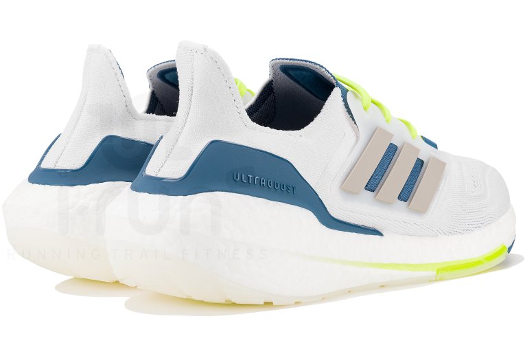 adidas UltraBOOST 22
