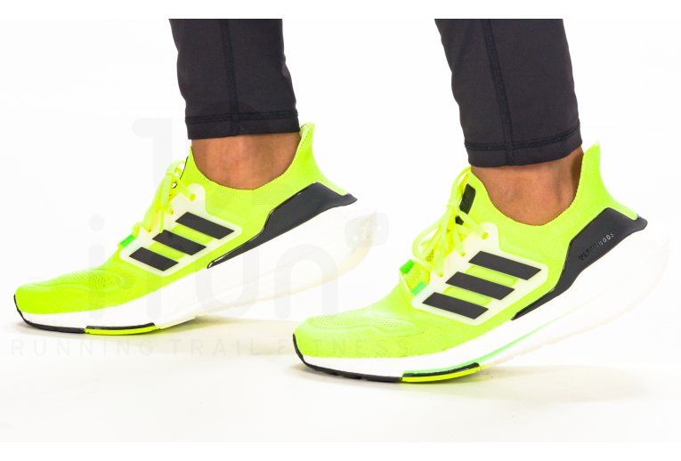 adidas UltraBOOST 22