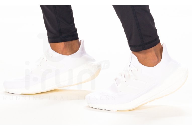 adidas UltraBOOST 22