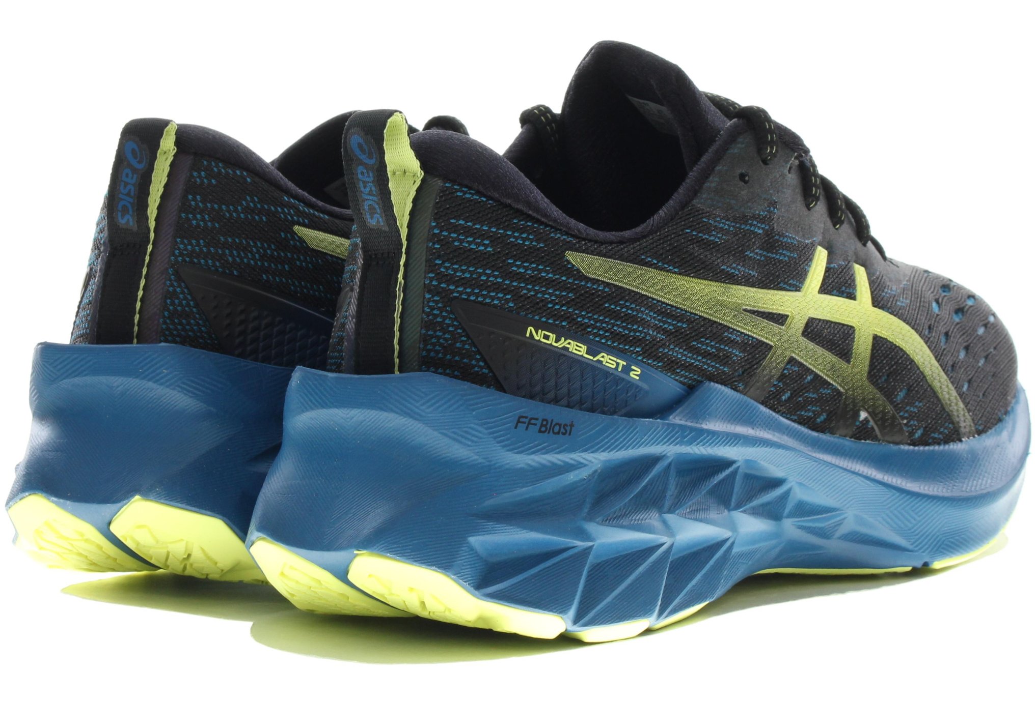 asics novablast 2 vs nike invincible