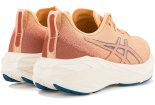 ASICS Novablast 4