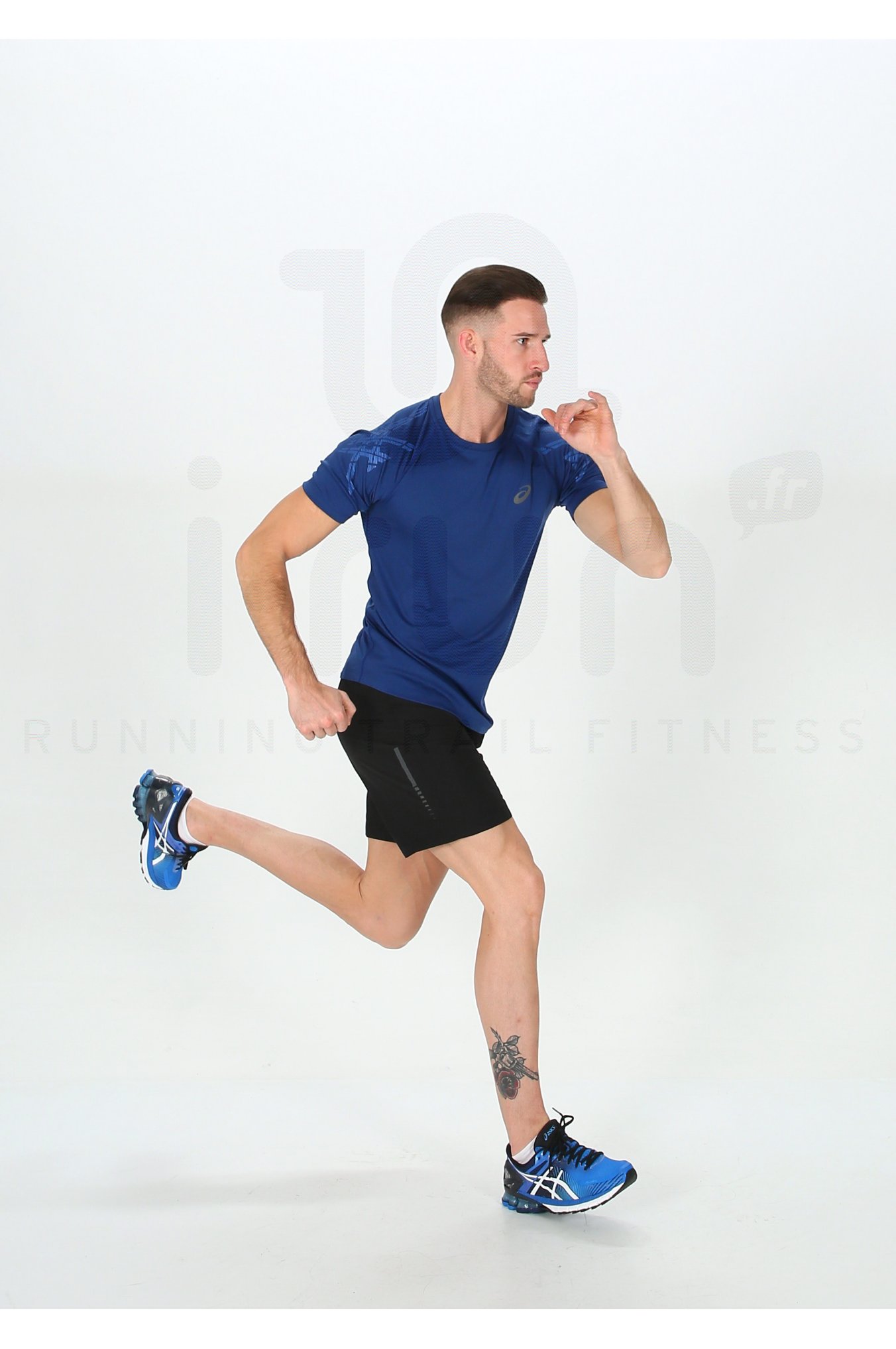 tenue running homme asics