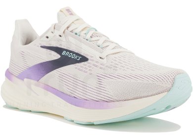 Brooks Revel 8