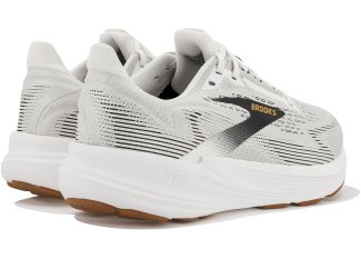 Brooks Revel 8