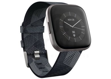 fitness tracker with gps and heart rate