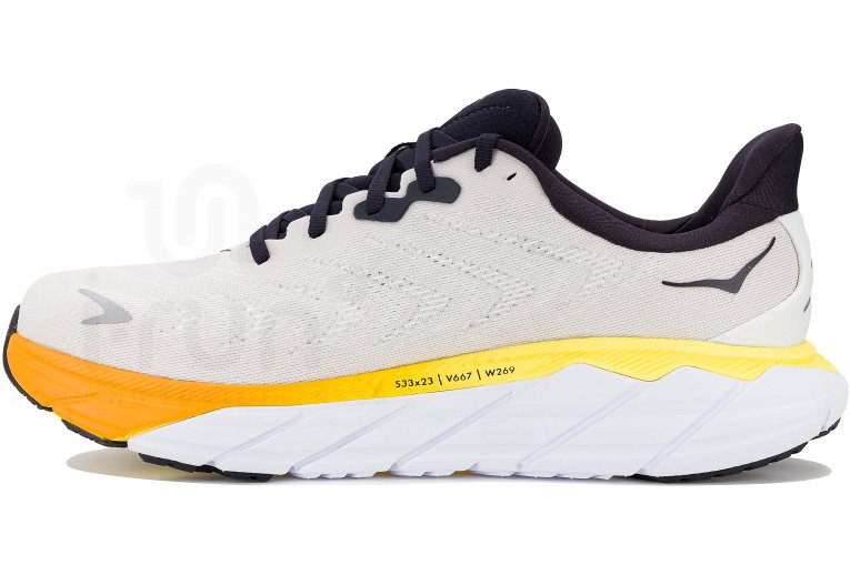 Hoka One One Arahi 6