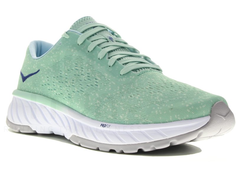 hoka w cavu 2