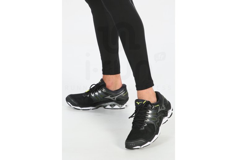 Mizuno Wave Horizon 3