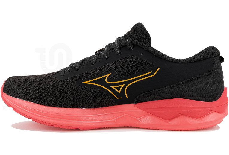 Mizuno Wave Revolt 3