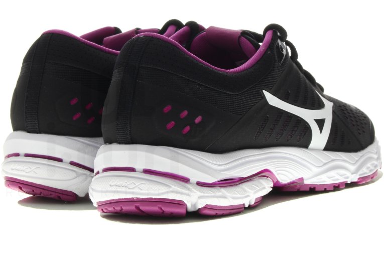 Mizuno Wave Stream