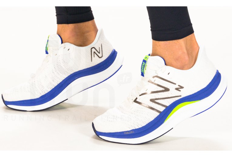 New Balance FuelCell Propel V4