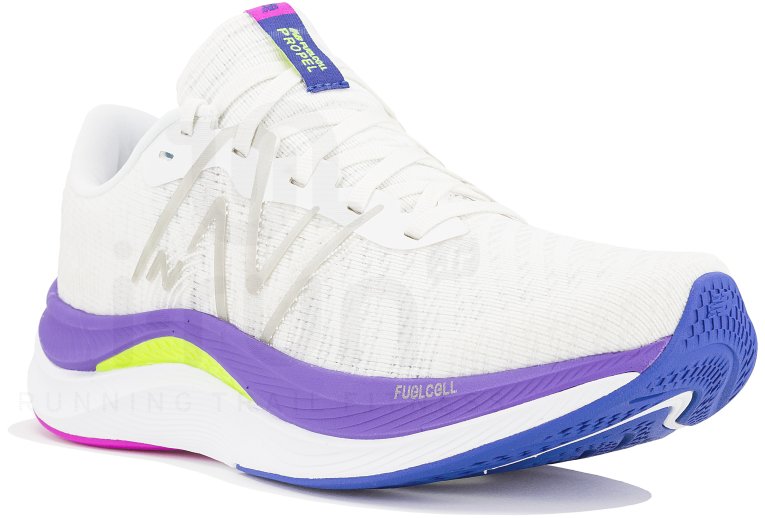 New Balance FuelCell Propel V4