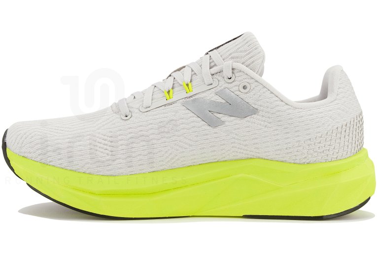 New Balance FuelCell Propel V5