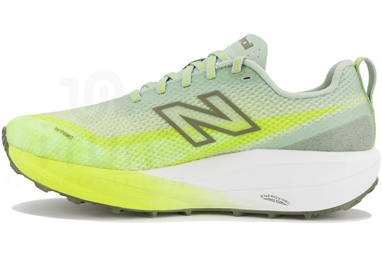 New Balance FuelCell SuperComp Trail V2