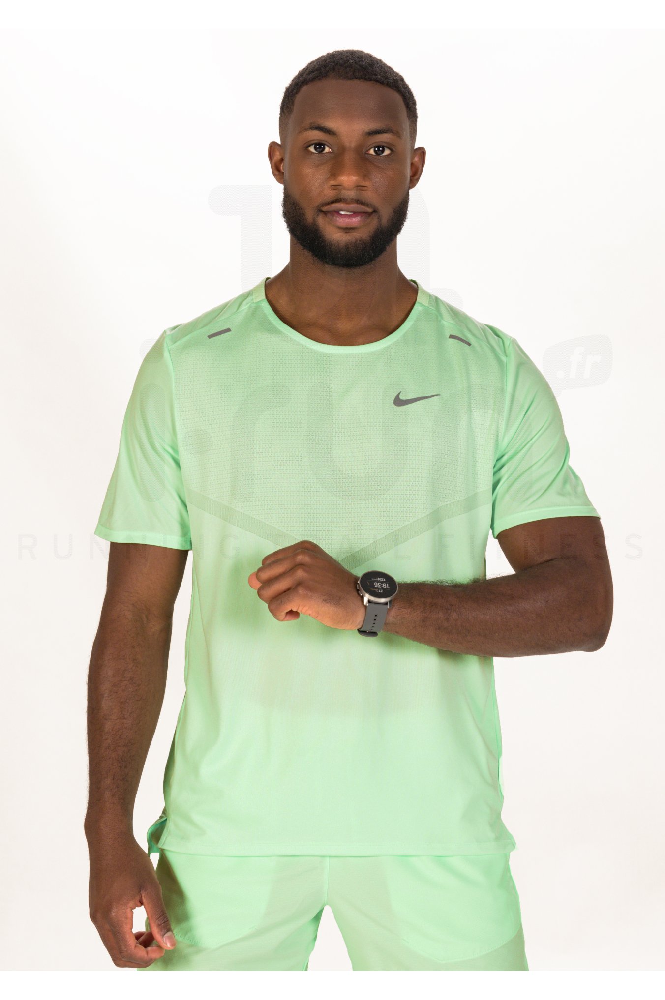 Nike t shirt breathe best sale