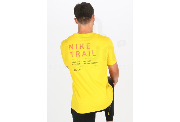 camiseta nike trail