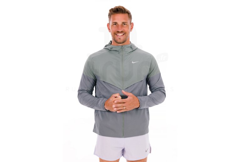 Nike Impossibly Light Windrunner
