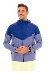 Nike Impossibly Light Windrunner