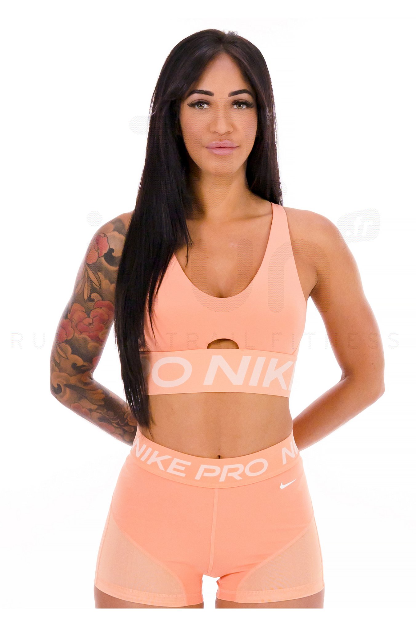 Nike Indy Plunge