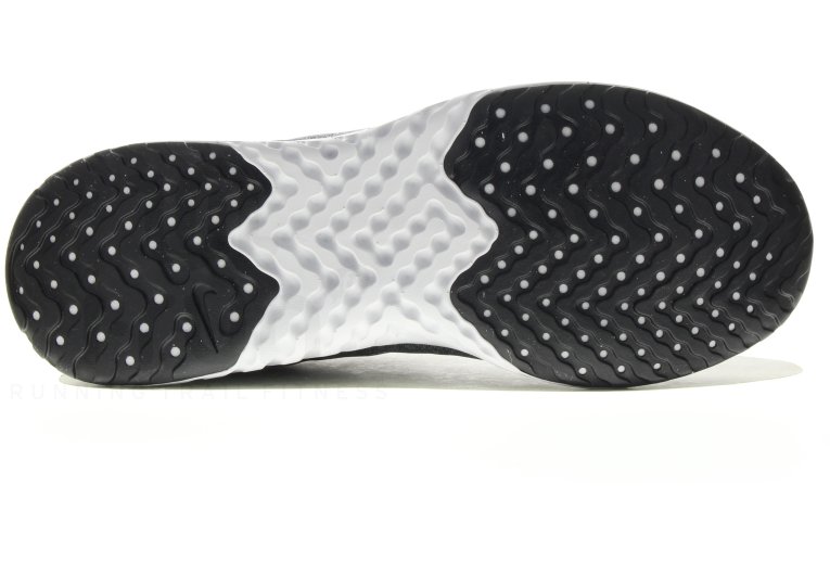 Nike Legend React Shield