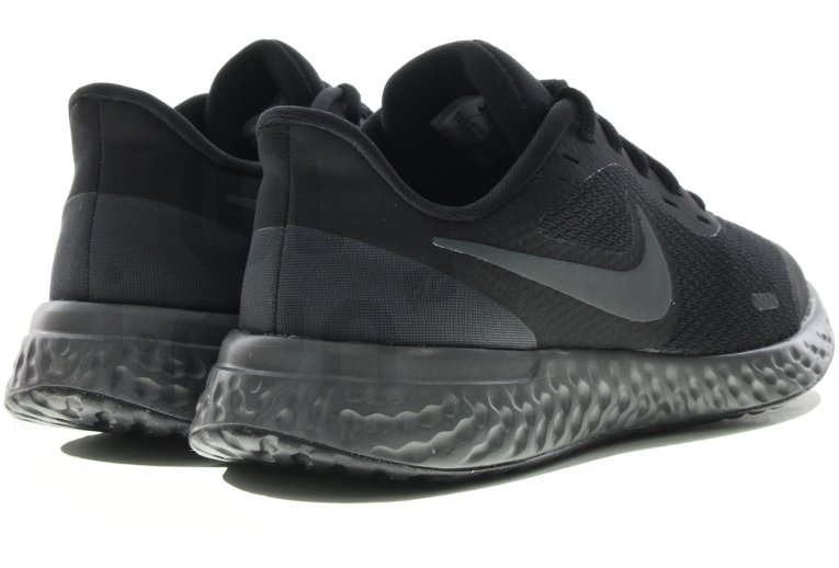 Nike Revolution 5