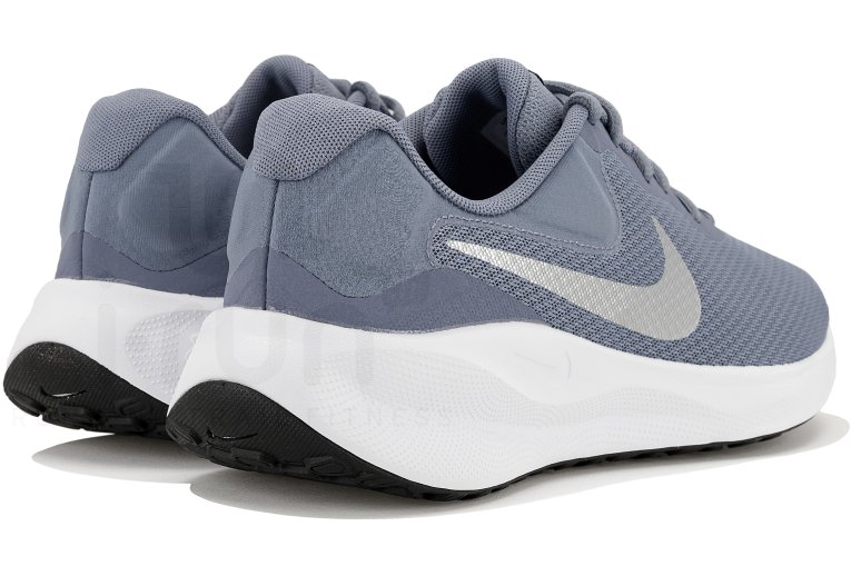 Nike Revolution 7